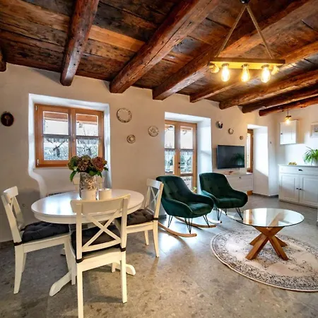 Filumena Mit Blick Auf Wasser By Interhome
