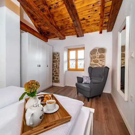 Filumena Mit Blick Auf Wasser By Interhome Lopar
