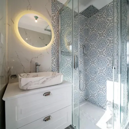 Filumena Mit Blick Auf Wasser By Interhome
