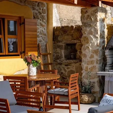 Filumena Mit Blick Auf Wasser By Interhome *