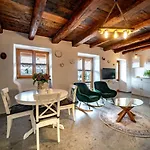 Filumena Mit Blick Auf Wasser By Interhome