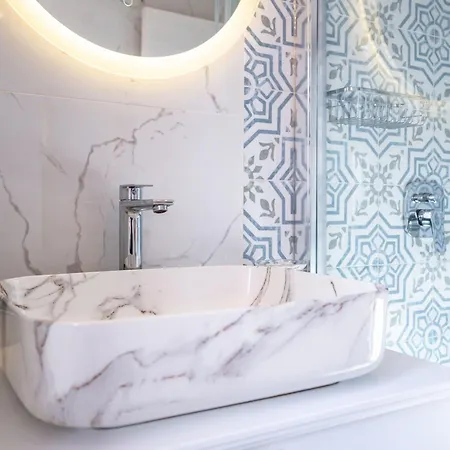 Filumena Mit Blick Auf Wasser By Interhome