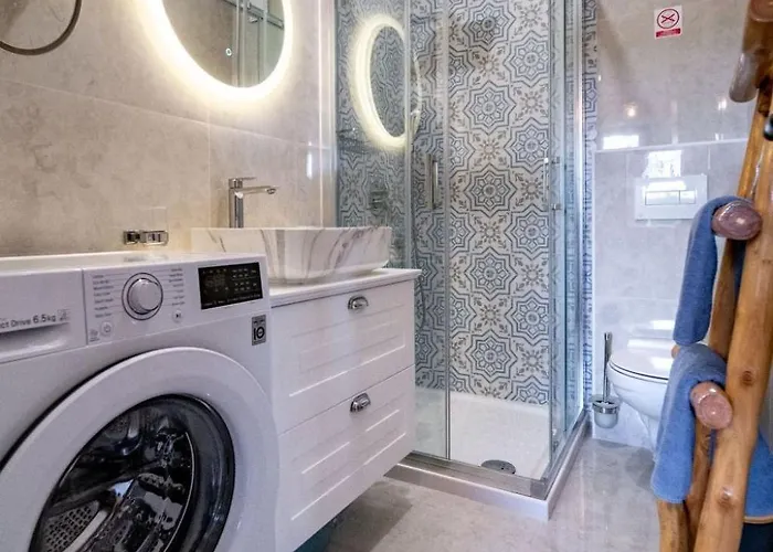 شقة Filumena Mit Blick Auf Wasser By Interhome لوبار