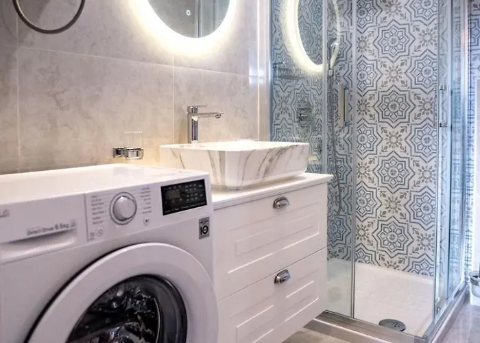شقة Filumena Mit Blick Auf Wasser By Interhome لوبار