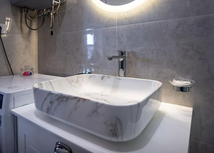 Filumena Mit Blick Auf Wasser By Interhome *