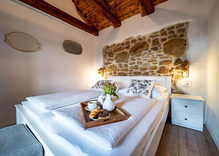 Filumena Mit Blick Auf Wasser By Interhome