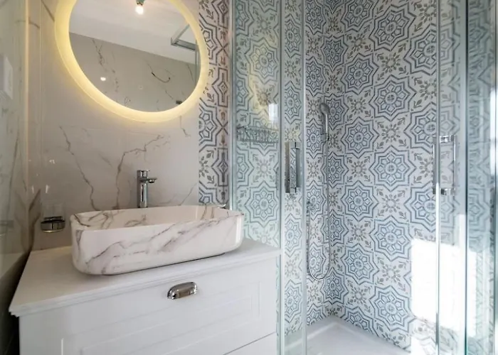 Filumena Mit Blick Auf Wasser By Interhome