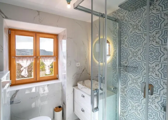 شقة Filumena Mit Blick Auf Wasser By Interhome لوبار