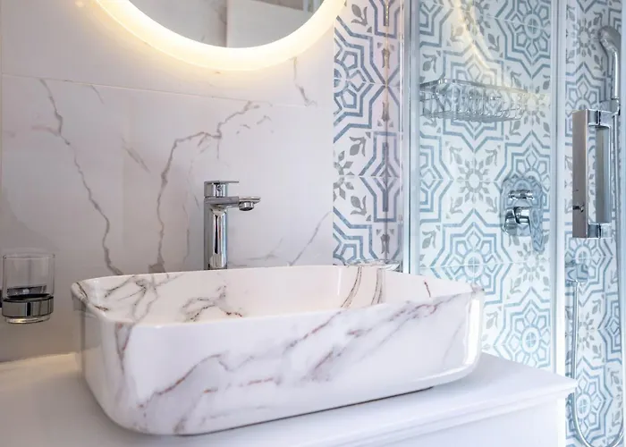 Filumena Mit Blick Auf Wasser By Interhome